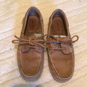 Leather boat shoe